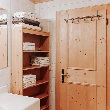 Beautiful In With Balcony 米特西尔