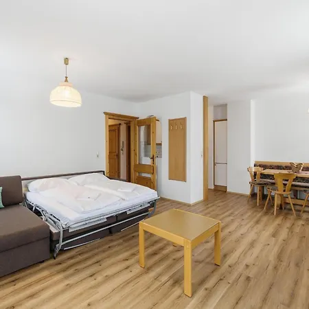 شقة Beautiful In With Balcony ميترسل