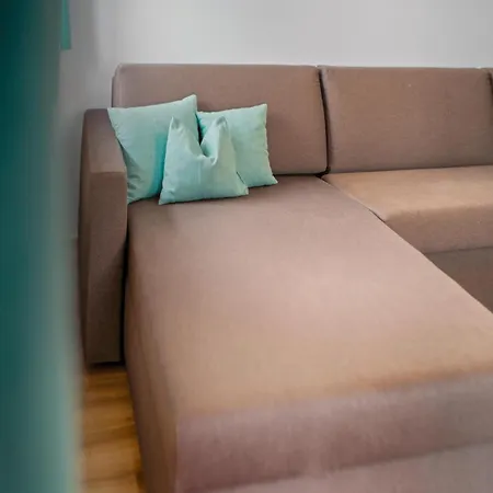 Beautiful In With Balcony * ميترسل