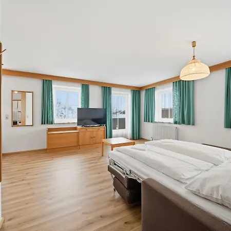 Beautiful In With Balcony Mittersill