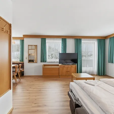 Beautiful In With Balcony Apartment Mittersill
