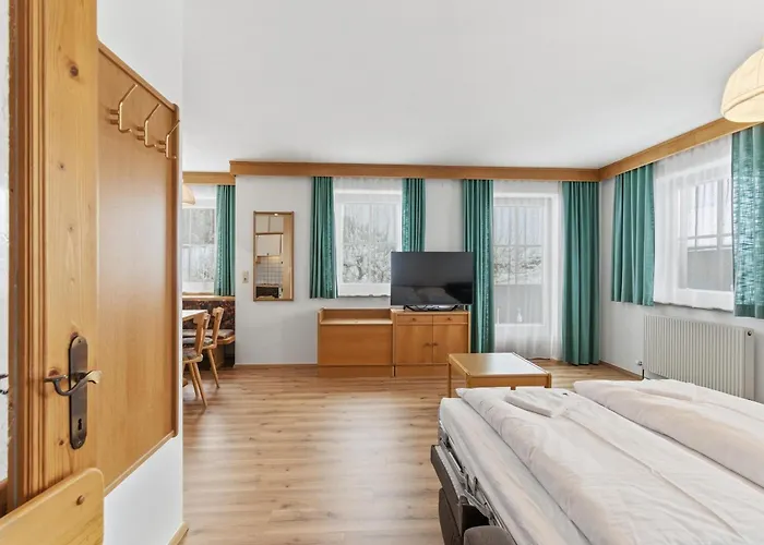 Beautiful In With Balcony Mittersill